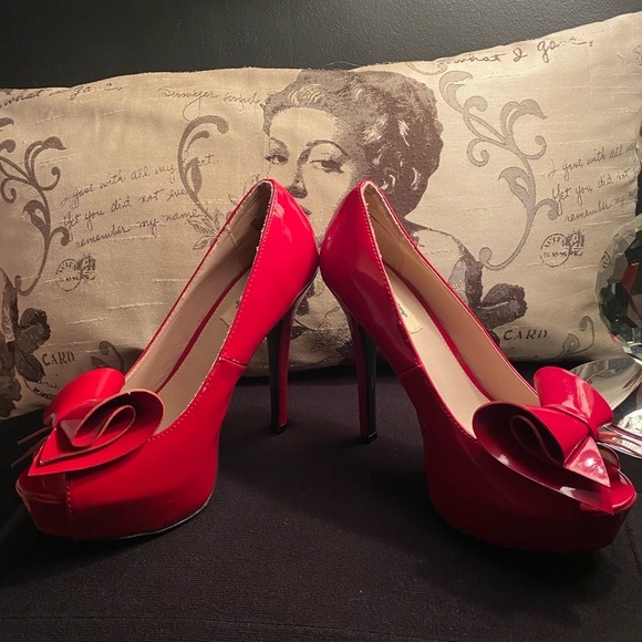 Olsenboye Red Bow Stilettos Size 8 - Picture 2 of 9